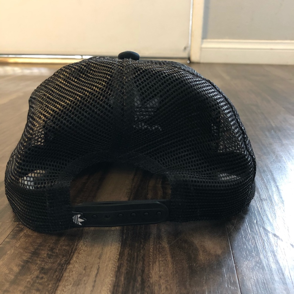 Adidas SnapBack hat - Picture 2 of 3